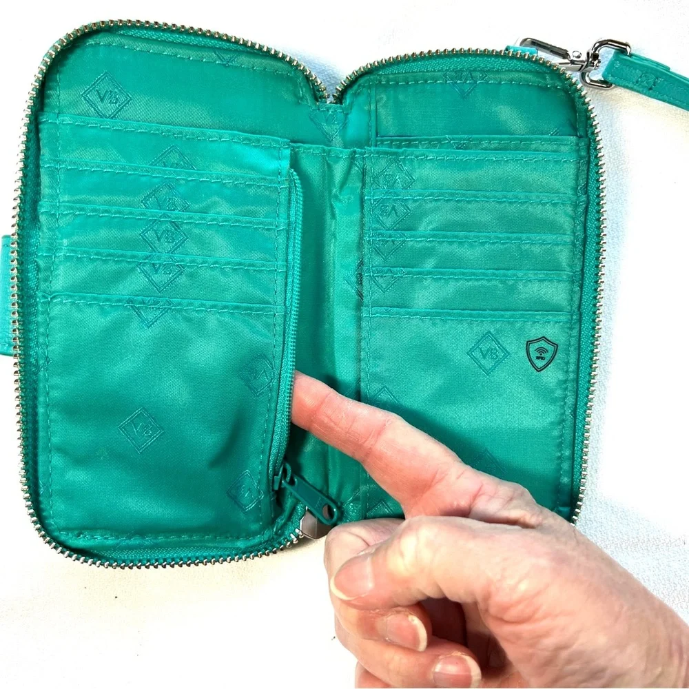 Vera Bradley EUC RFID Smartphone Wallet